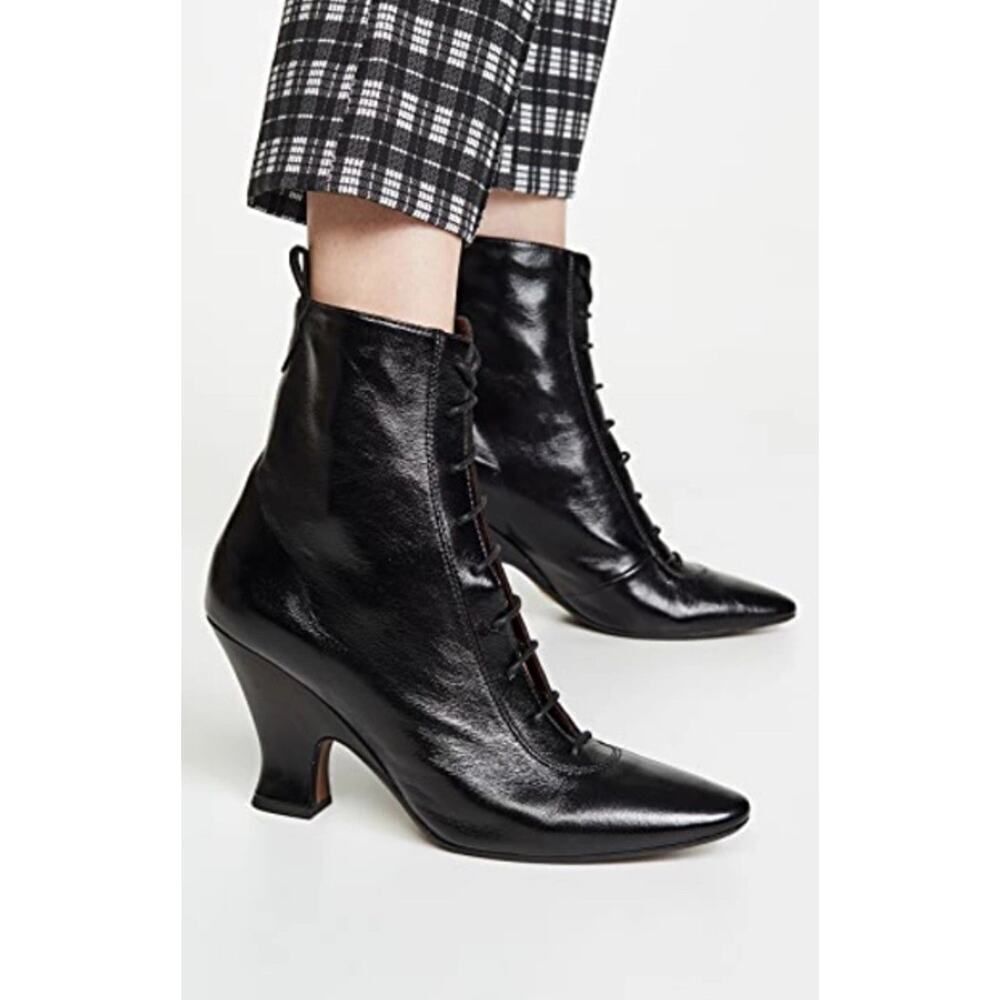 Marc Jacobs The Victorian Black Leather Lace-Up Ankle Boots Size 7 US
